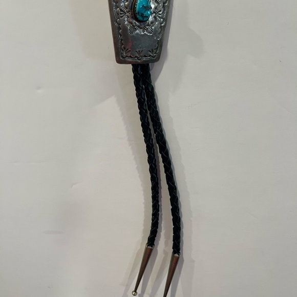 Vintage Lloyd Oliver Sterling Silver and Turquoise Bolo Tie - Picture 4 of 5